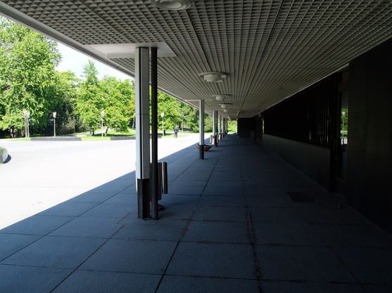 arquitectura_Alvar Aalto_finlandia hall_fachada acceso