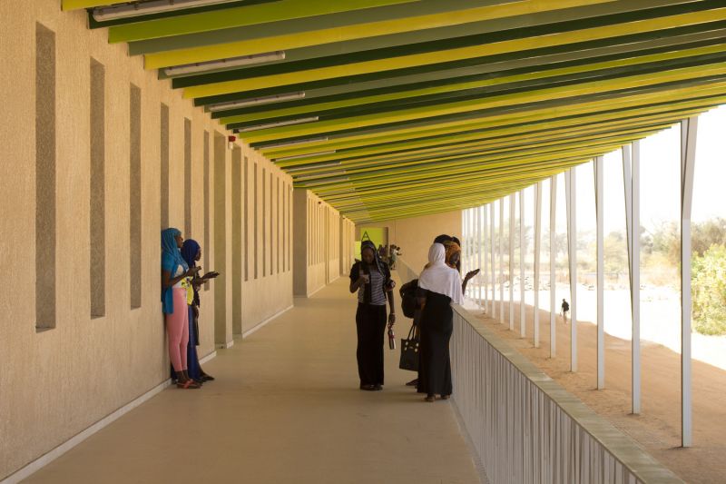 arquitectura_IDOM_universidad Senegal_corredor