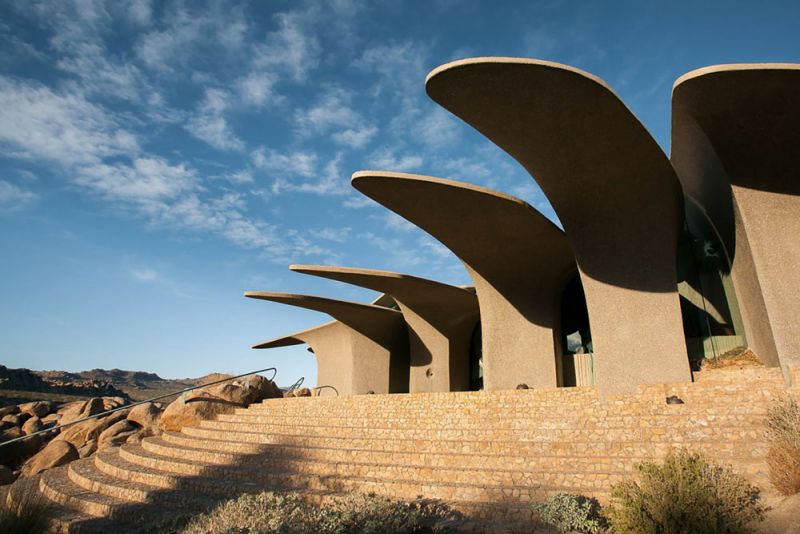 arquitectura high desert house Kendrick Bangs Kellogg fotografía de lance gerber exterior pergola