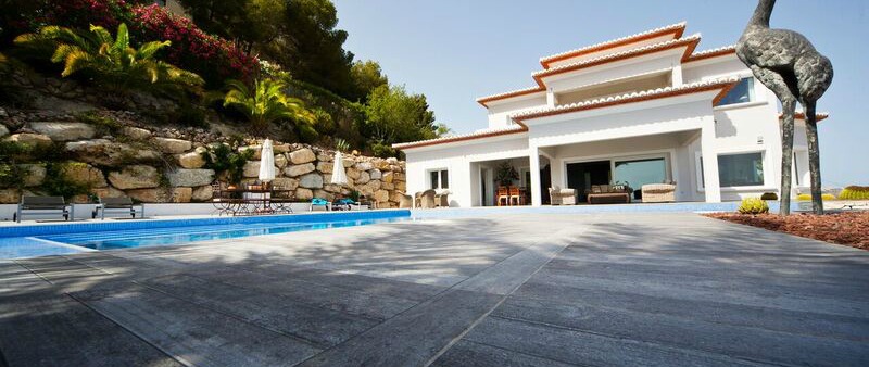 arquitectura, arquitecto, diseño, design, revestimiento, cerámica, cemento, pavimento, Keraben, España, Made in Spain, Alicante, Moraira, piscina