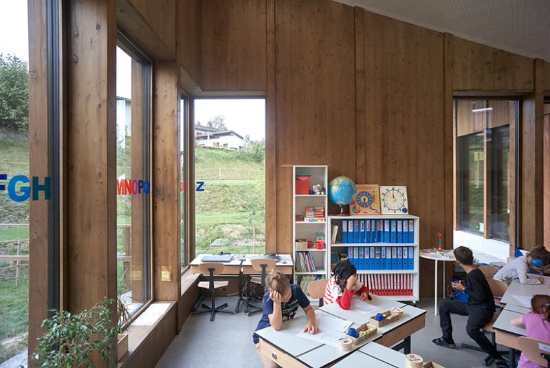 arquitectura sostenible_escuela Suiza_Skop_acabados
