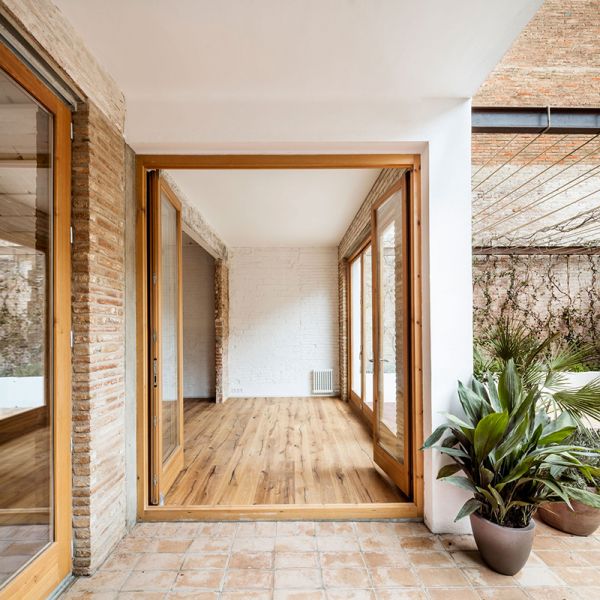 Arquitectura y Empresa-Carles Enrich-Casa Galeria Barcelona