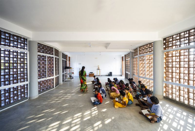 Imagen del interior del centro de día en Pondicherry obra de la arquitecta Anupama Kundoo