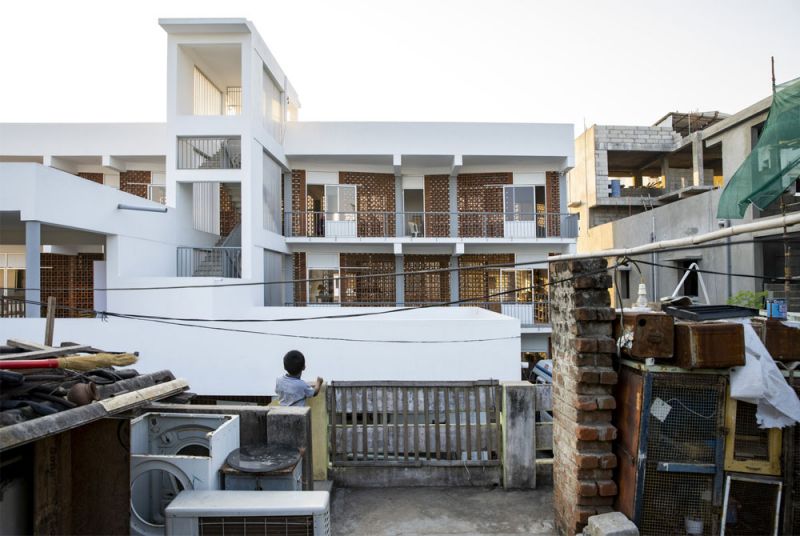 Imagen del centro de día en Pondicherry obra de la arquitecta Anupama Kundoo y el contexto