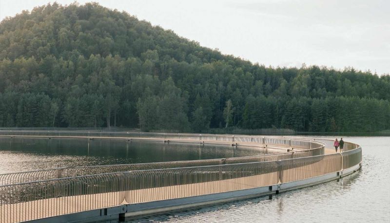 Cycling Between Terrils: un puente flotante entre historia minera, naturaleza y diseño