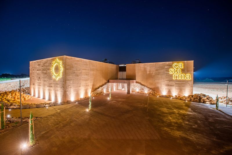 arquitectura_y_empresa_bodega_acceso noche 2