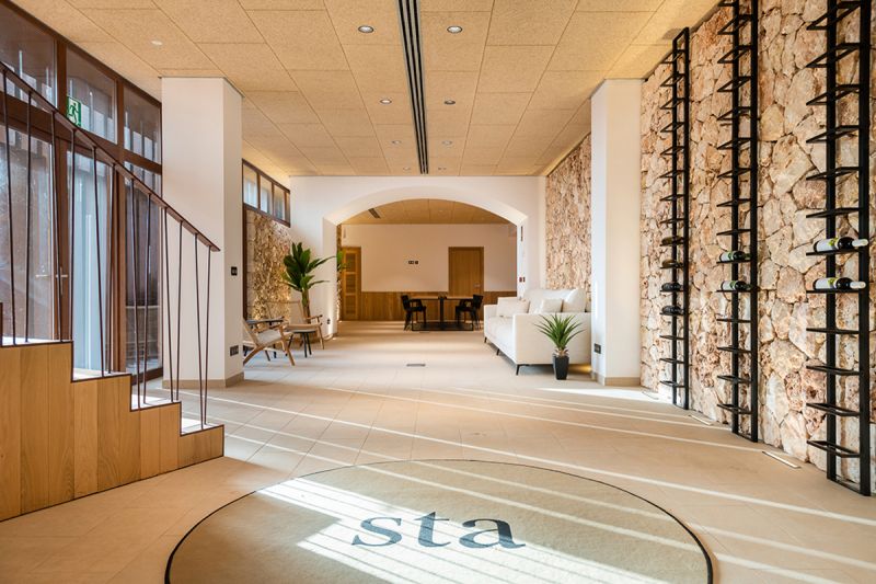 arquitectura_y_empresa_bodega_luz