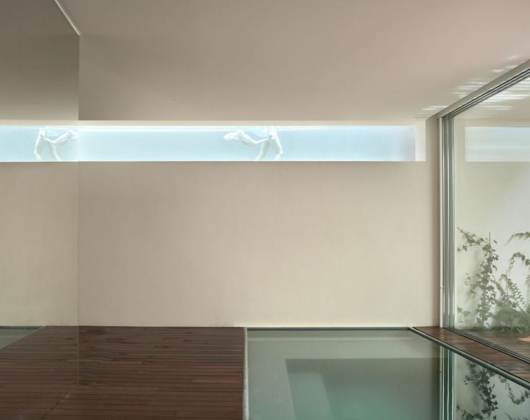 arquitectura y empresa_casa DM_piscina cubierta