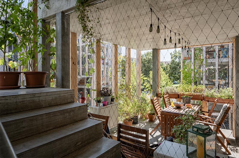 Arquitectura y Empresa, arquitectura, ARC316, soluciones arquitectónicas, fachadas, acero inoxidable, fachadas verdes, arquitectura sostenible, arquitectura ecológica, materiales sostenibles, arquitectura verde, materiales de construcción, construcciones sostenibles, acuidades verdes, sostenibilidad, materiales, mallas de acero cables de acero