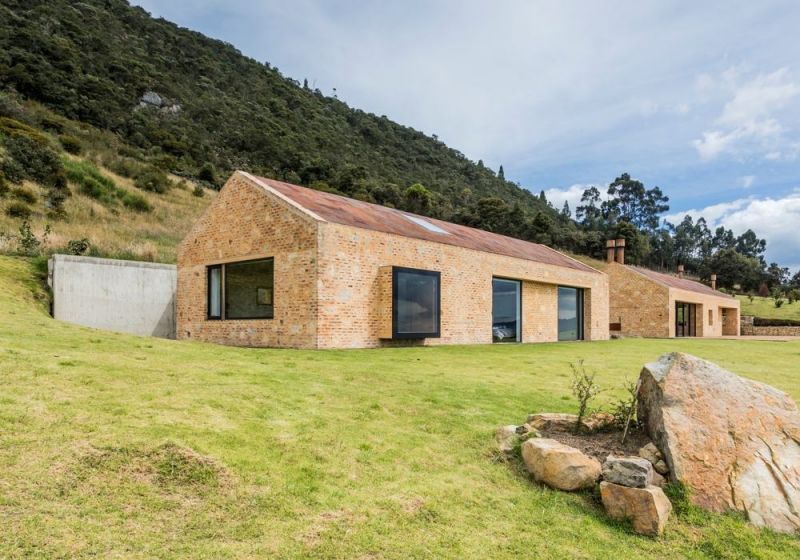 Fachada norte y occidental de la Casa Amangiri