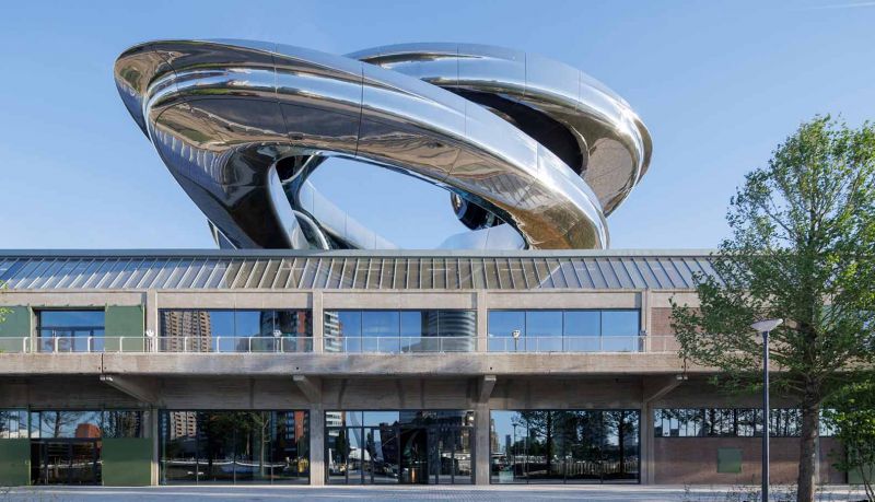 Fenix, imagen del antiguo almacén con el mirador Tornado