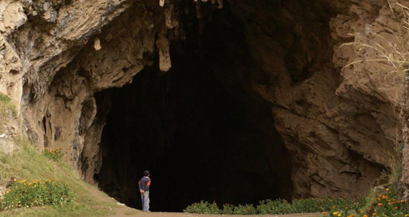 La caverna Quiocta, Perú. La cueva es un referente claro para el proyecto Final Wooden House. Sou Fujimoto, 2006