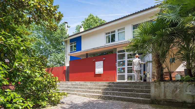 Arquitectura y Empresa, arquitectura, diseño de interiores, interiorismo, MARIANO, La Posada, hotel, rehabilitación, proyecto de reforma, Asturias, indigo, azul, arquitectura e historia, naturaleza, integración con la naturaleza, posada, arquitectura imperfecta, imagen subliminal