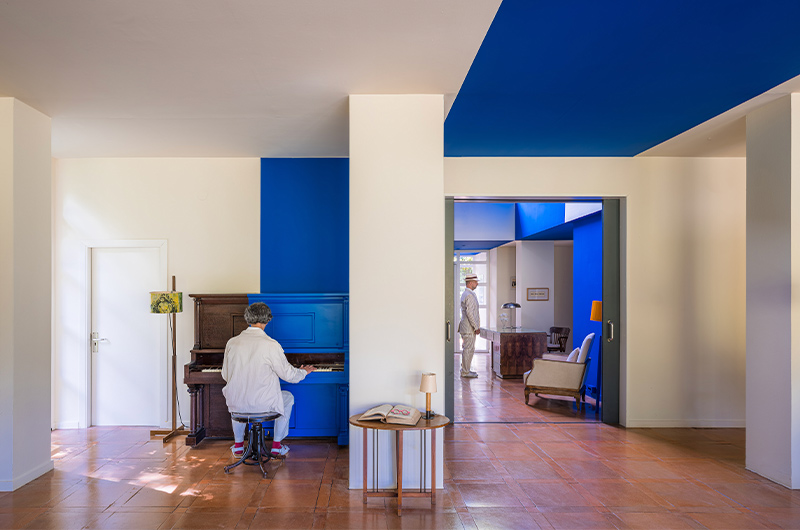 Arquitectura y Empresa, arquitectura, diseño de interiores, interiorismo, MARIANO, La Posada, hotel, rehabilitación, proyecto de reforma, Asturias, indigo, azul, arquitectura e historia, naturaleza, integración con la naturaleza, posada, arquitectura imperfecta, imagen subliminal