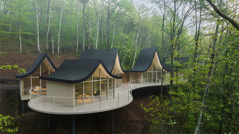Arquitectura y Empresa, arquitectura, construcción, Japón, Japan, Nendo, vivienda, unifamiliar, casa en el bosque, naturaleza, arquitectura japonesa, Masahiro Ohgami, Hand in Hand House, Karuizawa, espacios independientes, interiorismo, diseño de interiores, casa, arquitectura residencial, casa familiar, madera, materiales naturales, minimalismo, diseño minimalista, materiales de construcción
