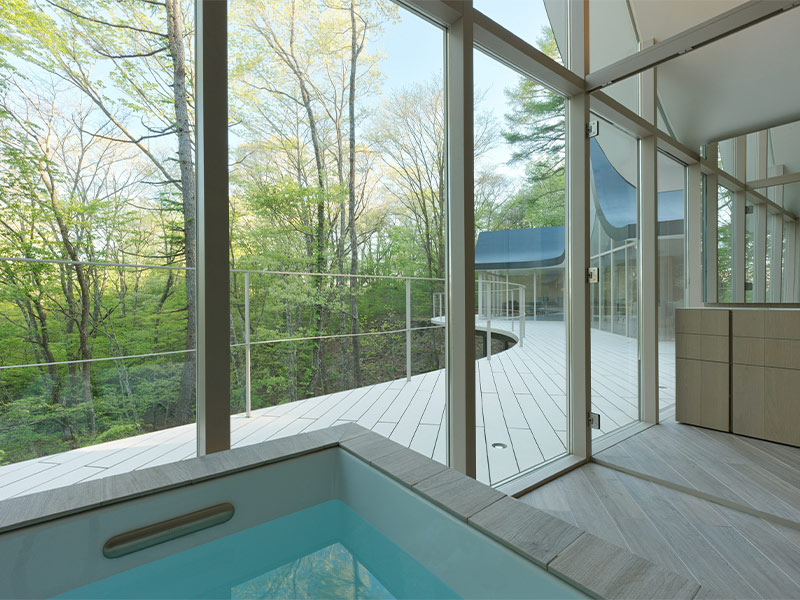 Arquitectura y Empresa, arquitectura, construcción, Japón, Japan, Nendo, vivienda, unifamiliar, casa en el bosque, naturaleza, arquitectura japonesa, Masahiro Ohgami, Hand in Hand House, Karuizawa, espacios independientes, interiorismo, diseño de interiores, casa, arquitectura residencial, casa familiar, madera, materiales naturales, minimalismo, diseño minimalista, materiales de construcción