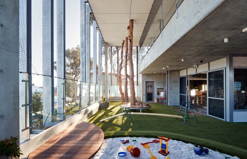 arquitectura_y_empresa_North Perth Childcare_patio cubierto