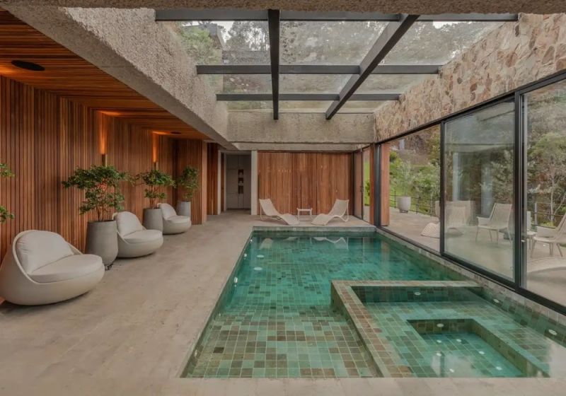 Piscina de la Casa E + A