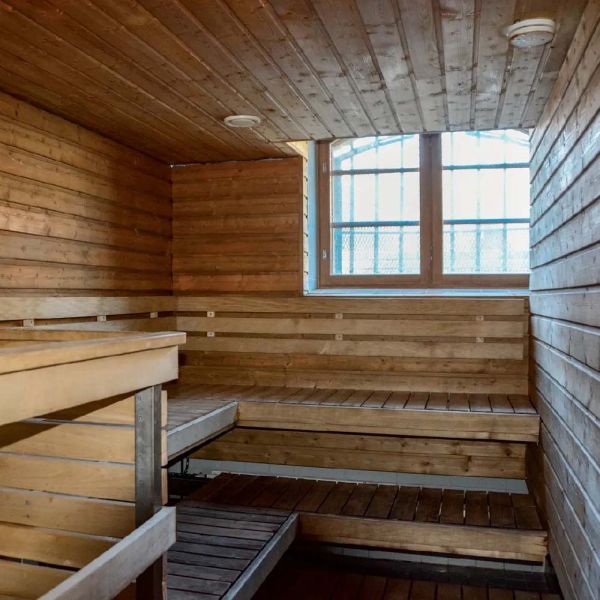 arquitectura_y_empresa_sauna_interior_penitenciaria.jpg