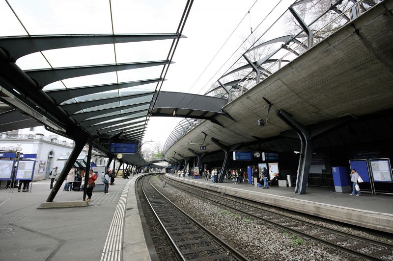 Vista desde la via de la estación de Stadelhofen