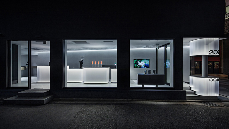 Arquitectura y Empresa, arquitectura, TEKI DESIGN, Kenta Hasegawa , Japan, Japón, Kyoto, cafetería, café, interiorismo, diseño interior, diseño de interiores, espacio comercial, autoservicio, Kioto, hostelería, arquitectura comercial, retroiluminación, sostenibilidad, espacio multifuncional, espacio flexible