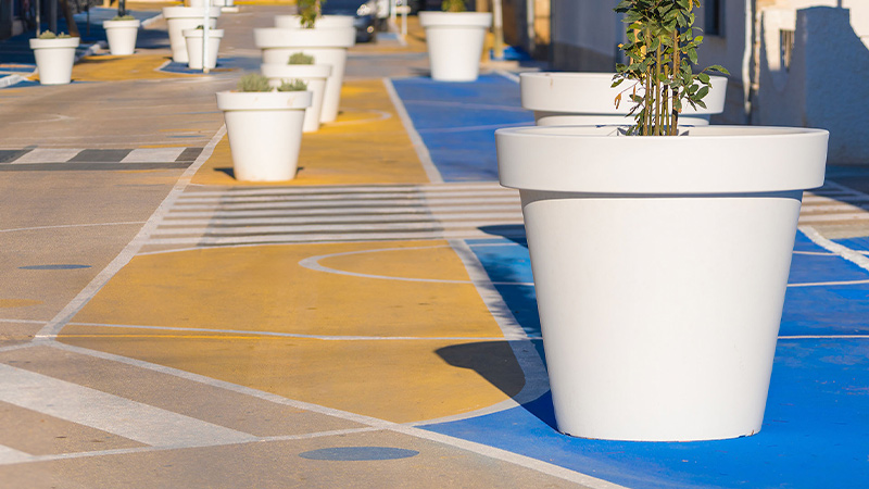 Arquitectura y Empresa, arquitectura, urbanismo, diseño urbano, Murcia, Torre Pacheco, calle, DMDT Arquitectura, Parra Arquitectos, Imagen Subliminal (Rocío R. Rivas + Miguel de Guzmán), trafico, ciudad, pueblo, calle Miguel de Cervantes, intervención urbanística, Trenza Urbana, calle peatonal, diseño de calle, proyecto urbano, vegetación autóctona, comunidad, vecindario