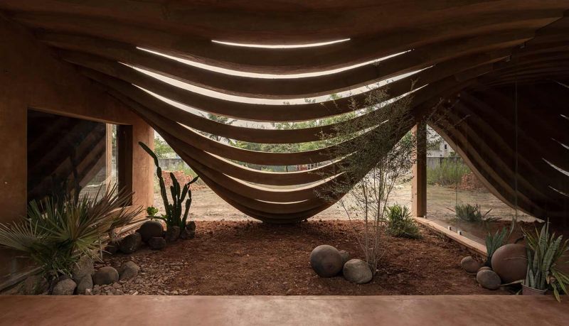 Imagen del patio de la casa Vazaah obra de Vy Architecture Studio