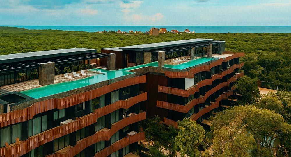 Amira District: geometría fluida y jungla arquitectónica en Tulum