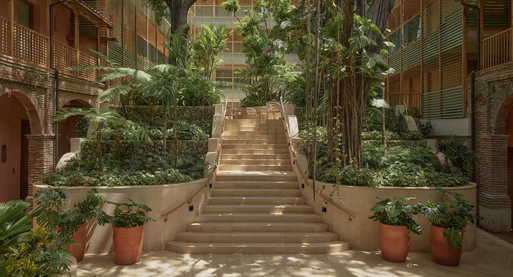 Arquitectura hotelera contemporánea respetuosa con el patrimonio