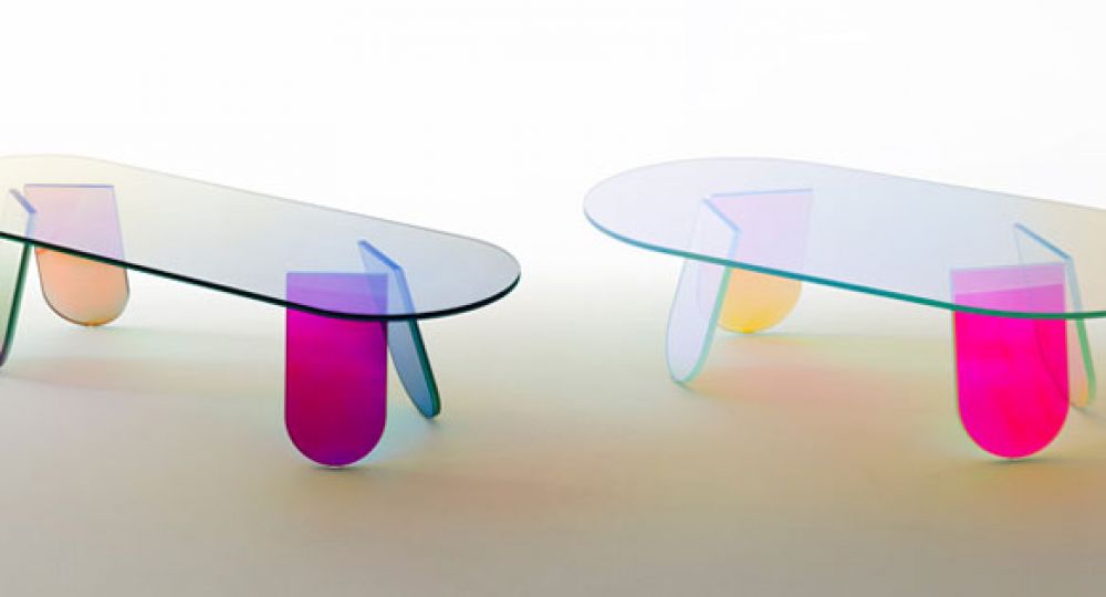 Materiales iridiscentes de Patricia Urquiola en el Salone del Mobile de Milán