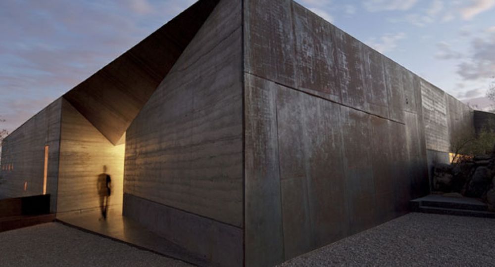 Casa-patio en el desierto, por Wendell, Burnette Architects