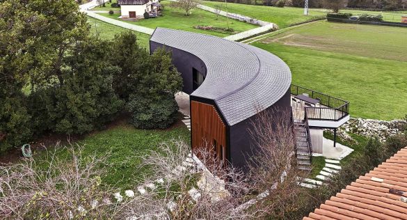 Arquitectura de precisión en la casa Big Fish, un refugio en Asturias