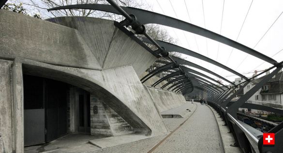 Estación de Stadelhofen en Zúrich Los inicios de Calatrava con Stadelhofen: fusión entre ingeniería, arquitectura y paisaje urbano
