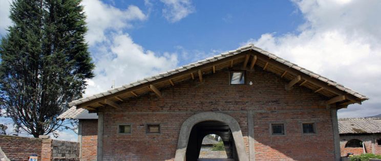 Rehabilitación de un establo abandonado  en Mocha. Tungurahua, Ecuador 