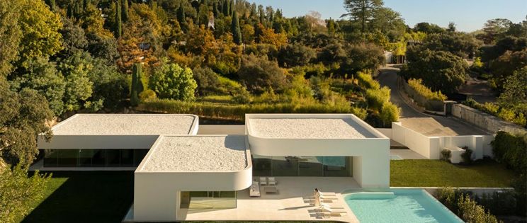 Villa 18 por Fran Silvestre Arquitectos: en búsqueda de blancos con matices cálidos