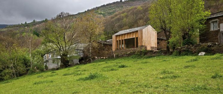 Arquitectura rural y lenguaje contemporáneo: Casa Baltanás en Paderne, de Carlos Quintáns Eiras.