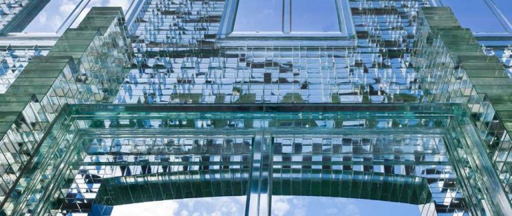 La tecnología del vidrio aplicada a la arquitectura: Crystal Houses