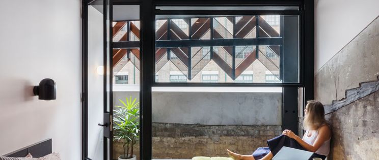 Arquitectura hotelera y rehabilitación: Paramount House Hotel en Sydney, Breathe Architecture.  