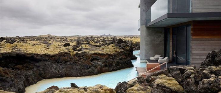 Arquitectura hotelera de lujo en el Lago Azul de Islandia. The Retreat, por Basalt Architects.