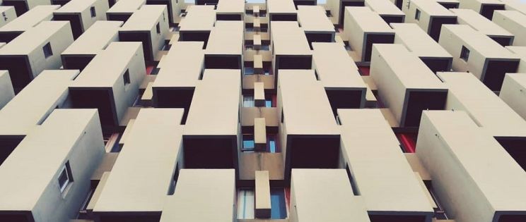 La arquitectura brutalista de Averous en la Marsella de los sesenta