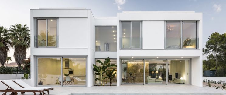 Arquitectura residencial en Mallorca: diseño para los sentidos de Viraje y Keraben Grupo