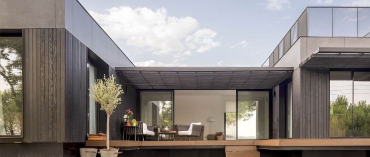 Casa tres patios de Room 2030 en Torrelodones Casa Tres Patios: 12 semanas de montaje convierten una arquitectura modular en hogar