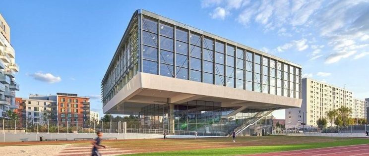 Jugar en el cielo: complejo deportivo Asnières-sur-Seine, de Dominique Lyon Architectes