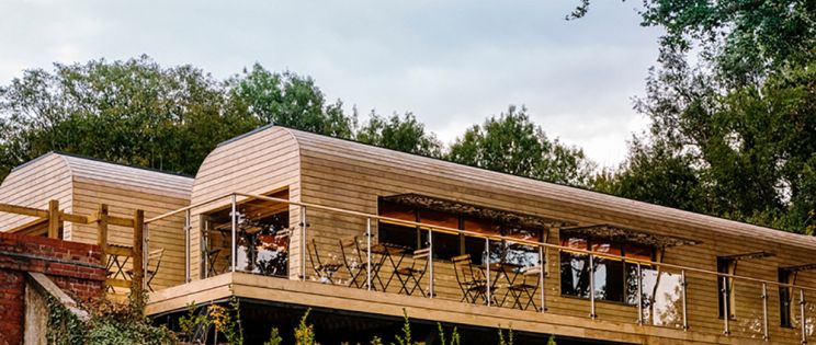 Arquitectura social y regeneración de espacios abandonados: Handlebar Café