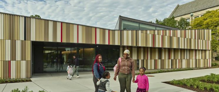 Arquitectura docente colorida y funcional