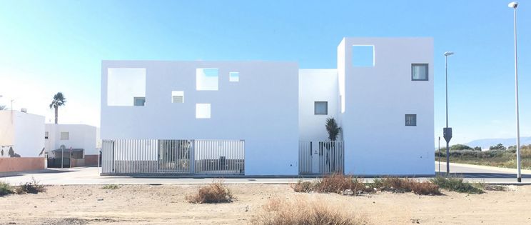 Arquitectura introvertida: Casas Costacabana