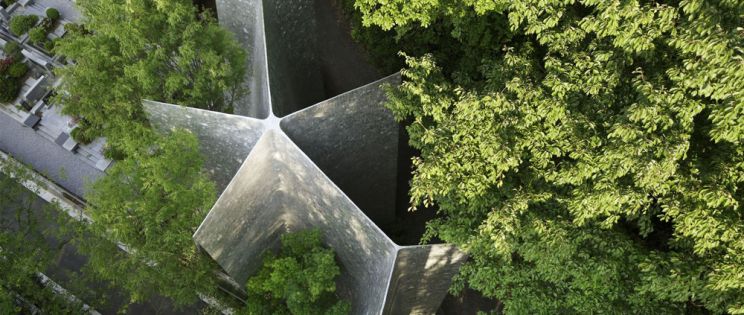 Arquitectura de la espiritualidad: Capilla del Bosque Sayama de Hiroshi Nakamura & NAP