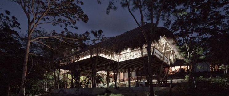 Técnicas con bienes naturales: Casa en Río Cedro