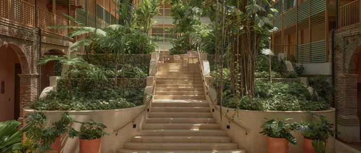 Arquitectura hotelera contemporánea respetuosa con el patrimonio