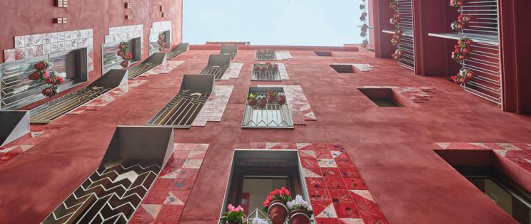 Viviendas Sociales Lady Raval: renovación arquitectónica multicultural e integradora